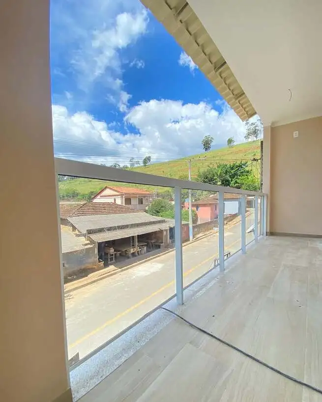 Guarda-corpo de vidro em Jaguariúna com acabamento residencial